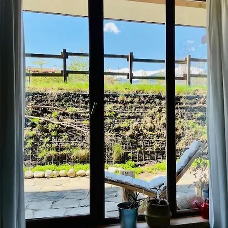 Host2u Art Ap - Fireplace - Free Parking - 5min Gondola Apartment *